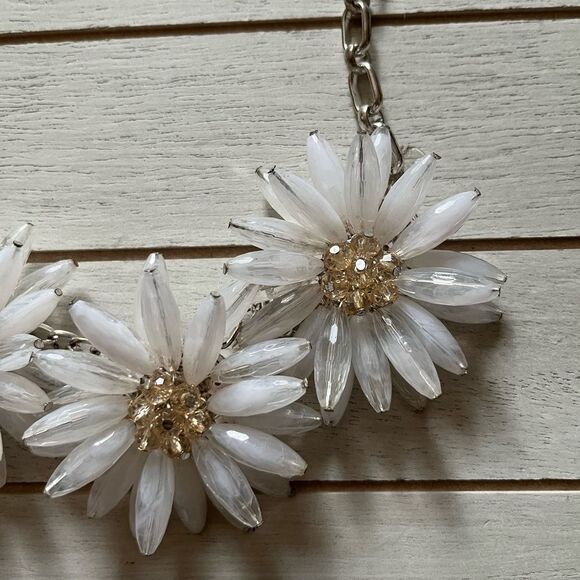White tan neutral silver flower statement necklace - Picture 4 of 4